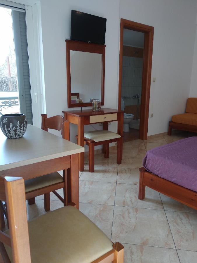 Ton Mari Apartments Palaiochora Luaran gambar