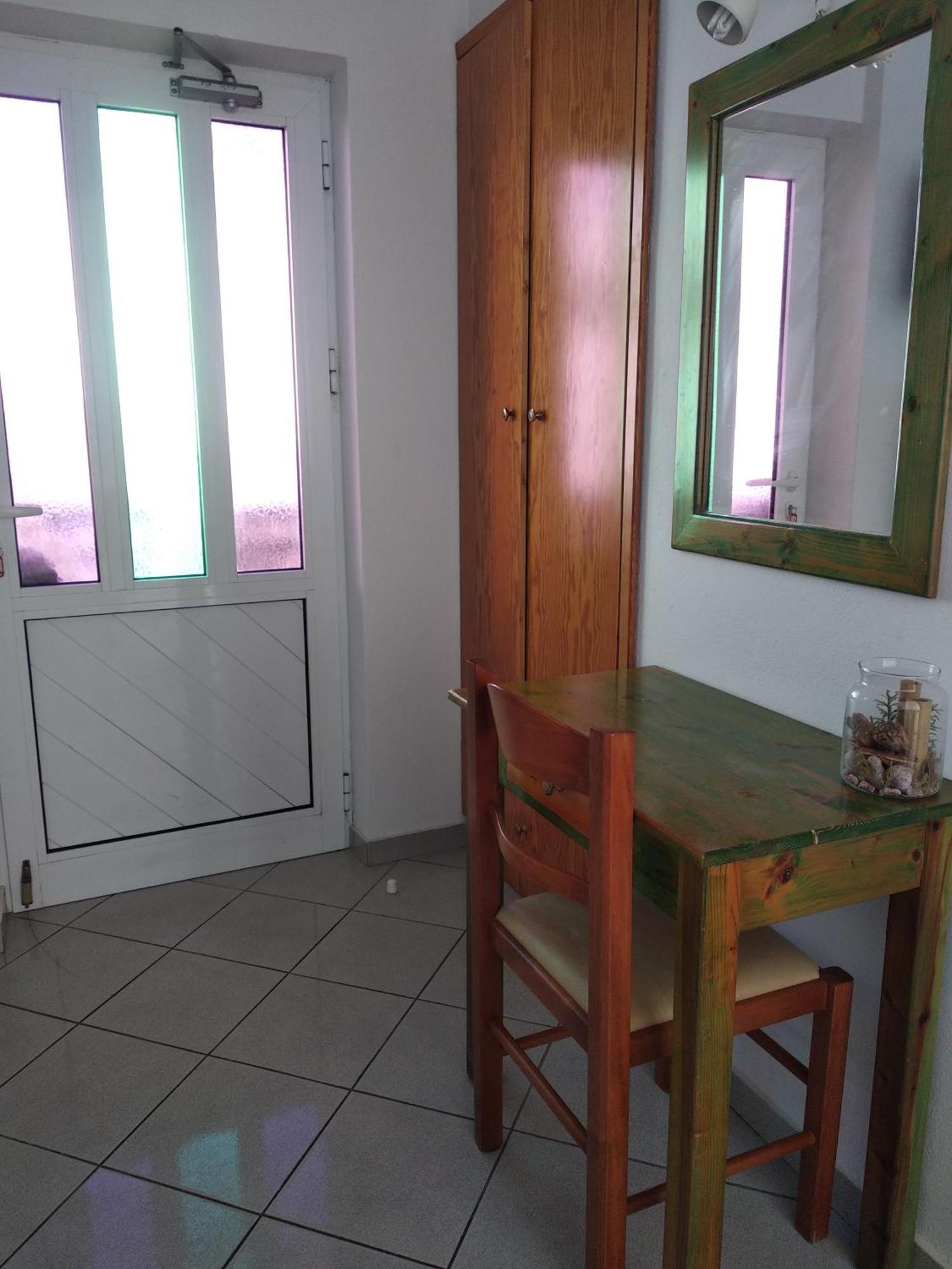 Ton Mari Apartments Palaiochora Luaran gambar